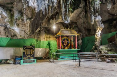 KUALA LUMPUR, MALAYISA - 30 Mart 2018: Kuala Lumpur, Malezya 'daki Batu mağaralarının İçi