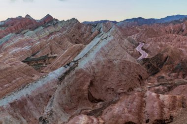 Zhangye Danxia 'nın gökkuşağı dağları Ulusal Geopark, Gansu Eyaleti, Çin