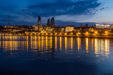 Bakü ufuk çizgisinin akşam manzarası, Azerbaycan