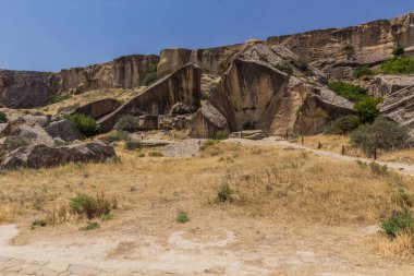 Gobustan Petroglyph rezervinin manzarası, Azerbaycan