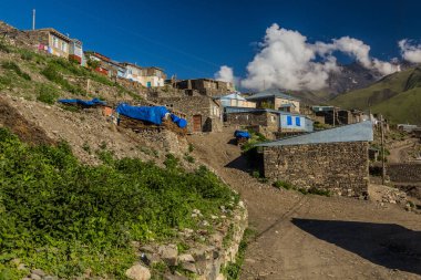 Azerbaycan 'daki Xinaliq (Khinalug) köyünün görüntüsü