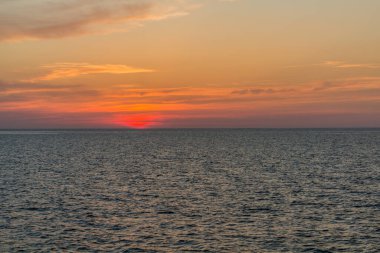 Günbatımında Hazar Denizi