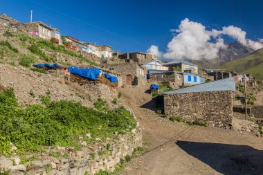 Azerbaycan 'daki Xinaliq (Khinalug) köyünün görüntüsü