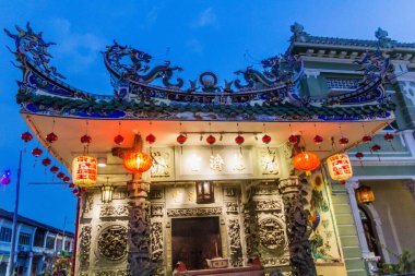 George Town, Malezya 'daki eski bir Çin evinin akşam manzarası