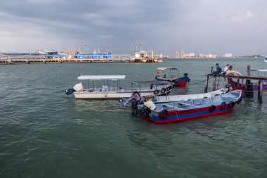 George Town, Malezya - 20 Mart 2018 George Town, Malezya 'daki Chew Jetty' de tekneler
