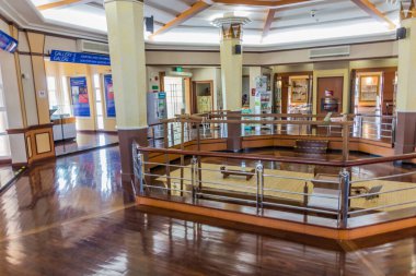 BANDAR SERI BEGAWAN, BRUNEI - 27 Şubat 2018: Brunei 'nin başkenti Bandar Seri Begawan' daki Kampong Ayer Su Köyü Galerisi