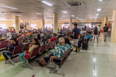 DUMAGUETE, FİLİPPİNLER - 8 Şubat 2018: Dumaguete Feribot Terminali, Filipinler.