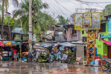 MANILA, FİLİPPİNLER - 28 HAZİRAN 2018: Filipinler 'in yoksul bir mahallesi