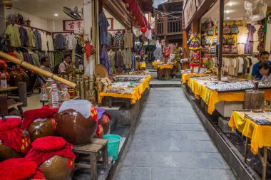 DEHANG, ÇİN - 12 AĞUSTOS 2018: Dehang Miao Köyü, Çin