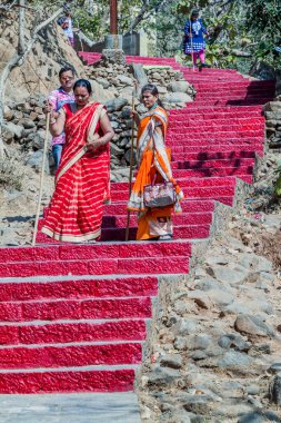 JUNAGADH, Hindistan - 10 Şubat 2017: Girnar Tepesi, Gujarat Eyaleti, Hindistan