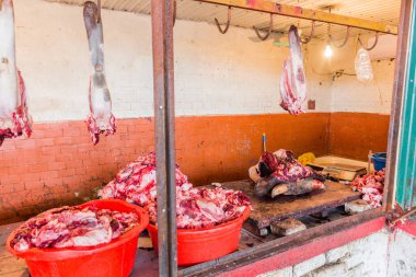 Kırgızistan, Osh 'taki pazarda et tezgahı