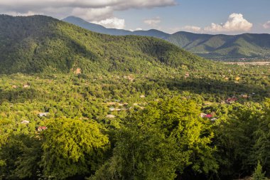 Zaqatala yakınlarındaki araba köyü, Azerbaycan