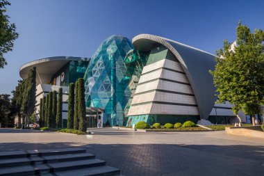 BAKU, AZERBAIJAN - 6 Haziran 2018: Bakü, Azerbaycan 'daki Park Boulevard Mall