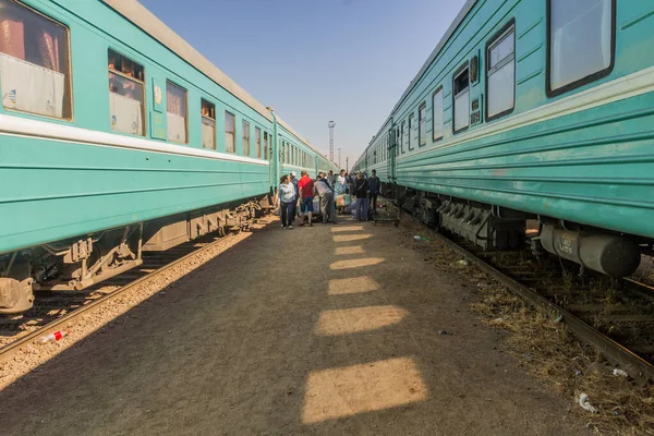 Mangistau Kazakhstan Giugno 2018 Piattaforma Della Stazione Ferroviaria Mangistau Kazakistan — Foto Stock