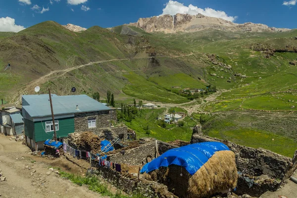 Sušení Hnoje Vesnici Xinaliq Khinalug Ázerbájdžán — Stock fotografie