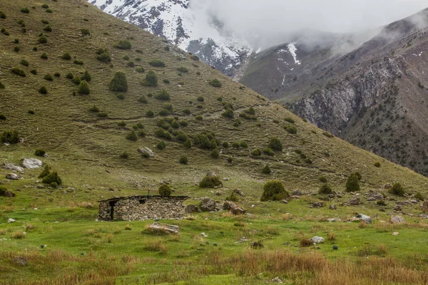 타지키스탄의 판산에 근처에 양치기들의 오두막집 — 스톡 사진