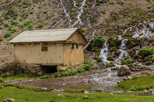 Поток Селе Маргузор Хафт Куле Горах Фанна Таджикистан — стоковое фото