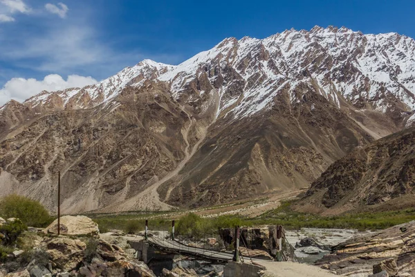Малый Мост Долине Реки Гунт Горах Памира Таджикистан — стоковое фото