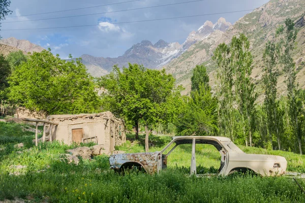 Autonehoda Vesnici Nofin Horách Fann Tádžikistán — Stock fotografie