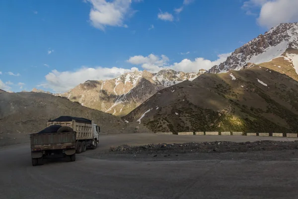 Hairpin Silnice Horách Jižního Kyrgyzstánu Vesnice Sary Tash — Stock fotografie