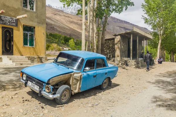 Valle Wakhan Tajikistán Mayo 2018 Coche Ruinas Valle Wakhan Tayikistán —  Fotos de Stock