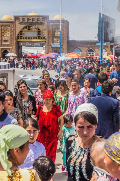 Penjikent Tajikistan Mei 2018 Mensen Straat Voor Bazaar Penjikent Tadzjikistan — Stockfoto