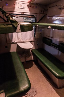 BAKU, AZERBAIJAN - 8 Haziran 2018: Azerbaycan 'da Platzkart sınıfı tren koçu