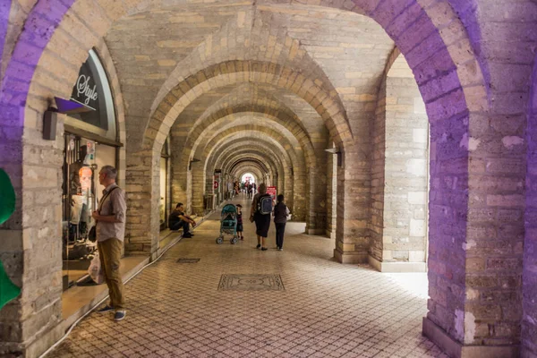 Baku Azerbaijan June 2018 Archway Center Baku Azerbaijan — Stock Photo, Image