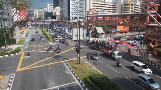 KUALA LUMPUR, MALAYSIA - 30 Μαρτίου 2018: Διασταύρωση των οδών Sultan Ismail και Raja Laut στην Κουάλα Λουμπούρ της Μαλαισίας — Αρχείο Βίντεο