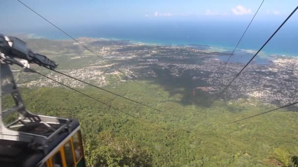 PUERTO PLATA, DOMINICAN REPUBLIC - DECEMBER 15, 2018: Cabine van Teleferico Kabelbaan in Puerto Plata, Dominicaanse Republiek — Stockvideo