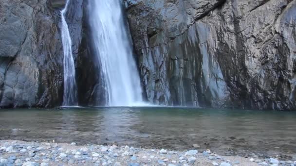 Salto Jimenoa vodopád u města Jarabacoa — Stock video