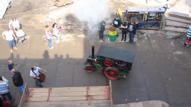 ZAMBERK, CZECHIA - SETEMBRO 15, 2018: Rolo a vapor no Museu das Máquinas e Tecnologias Velhas — Vídeo de Stock