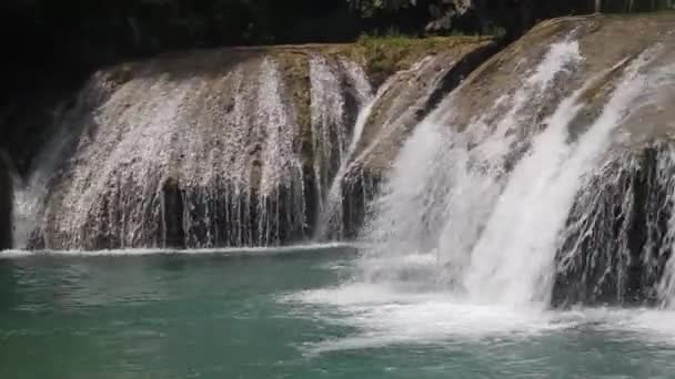 Cambugahay Falls auf der Insel Siquijor — Stockvideo