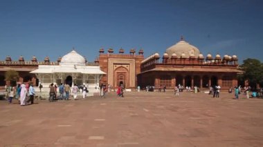 FATEHPUR SIKRI, INDIA - 17 Şubat 2017: Antik şehir Fatehpur Sikri 'deki Salim Chishti ve İslam Han' ın mezarları, Uttar Pradesh, Hindistan