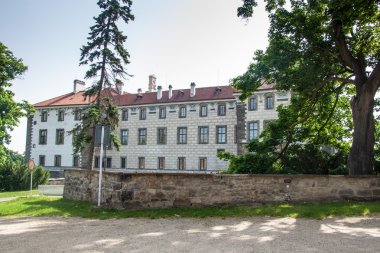 Nelahozeves chateau