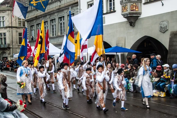 Desfile tradicional de primavera de gremios en Zurich — Foto de Stock