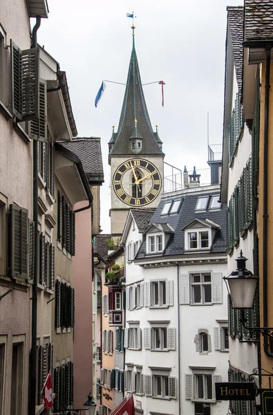Visa gamla hus i centrum av Zürich — Stockfoto