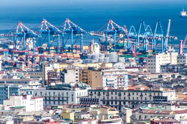 Napoli'de bir limanının havadan görünümü