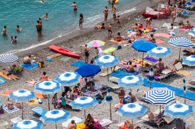 güzel yaz manzara şehir Amalfi, İtalya