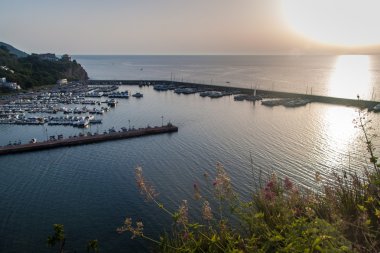 Agropoli bir limanının havadan görünümü