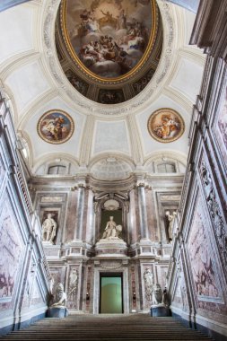  Palazzo Reale Caserta ana merdiven