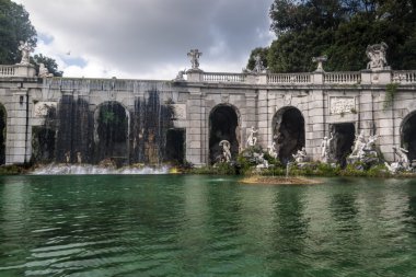 Caserta Sarayı Bahçe