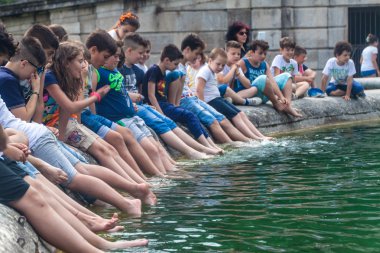 Bir çeşme Palazzo Reale gerekçesiyle Caserta çocuk banyo