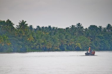  Önemsizden, Hindistan