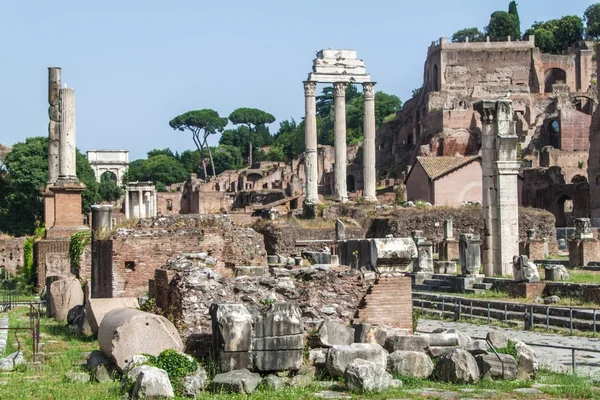 Ruinerna av Forum Romanum i Rom — Stockfoto