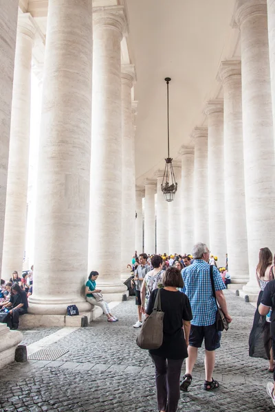 Columns at Saint Peter's Square — Stock Photo, Image