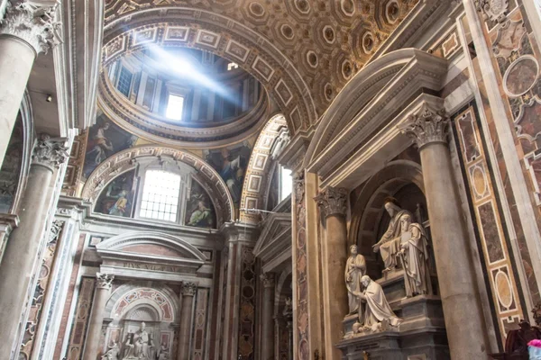 St. Peter's Basilica in Vatican — Stock Photo, Image