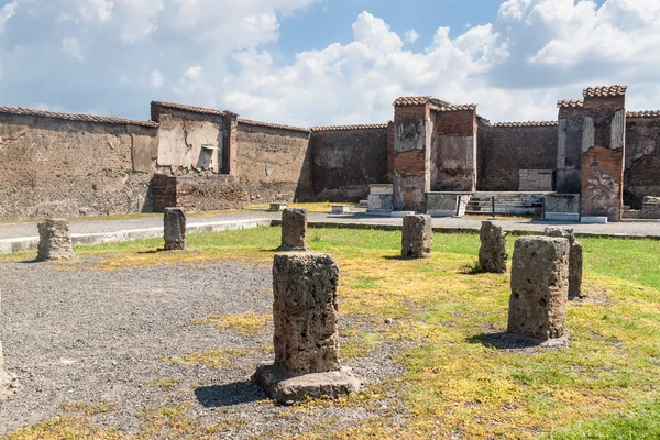Ruïnes van de oude stad pompeii — Stockfoto