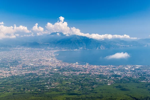 Vista aérea de un campo alrededor del Monte Vesubio — Foto de Stock