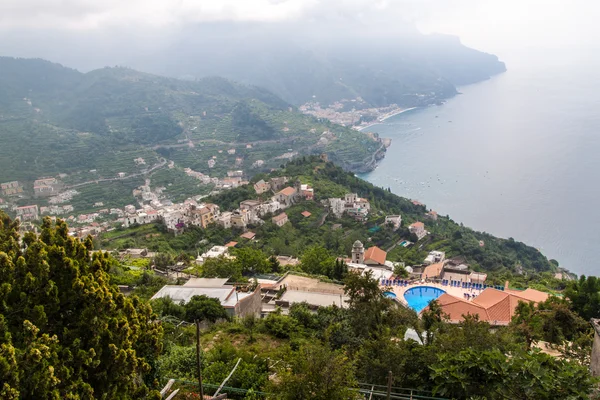 Vista de pueblos en la costa de Amalfi —  Fotos de Stock